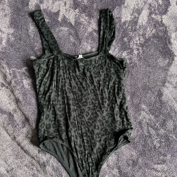 Animal print bodysuit - Picture 2 of 4